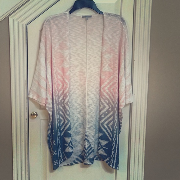 Charlotte Russe Other - ⚡️FLASH SALE⚡️Charlotte Russe kimono!